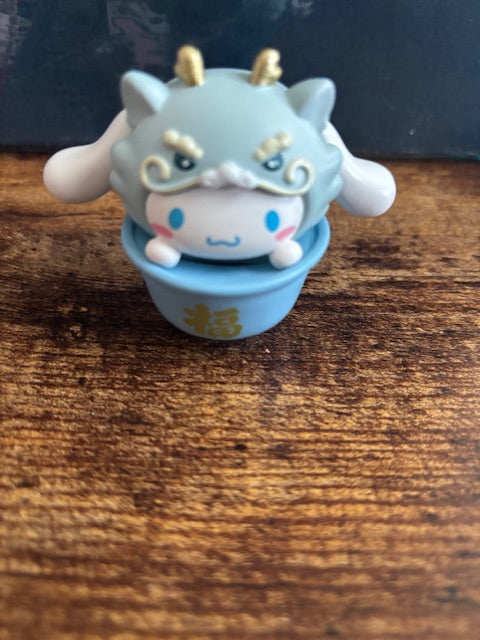 Cinna shi shi dog figure